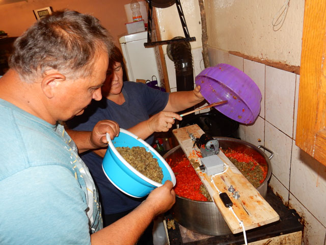 U OPG-u Majetići ozbiljno shvaćaju šansu JUL-a/Foto arhica Lika pressa                                                                                                                                                                                    